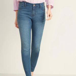 Women's Mid-rise super skinny jeans
